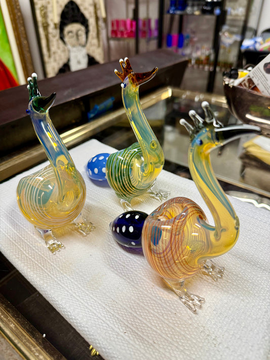 Ripkitty 5” Peacock Dry Herb Hand Pipe Borosilicate Glass - Colors May Vary