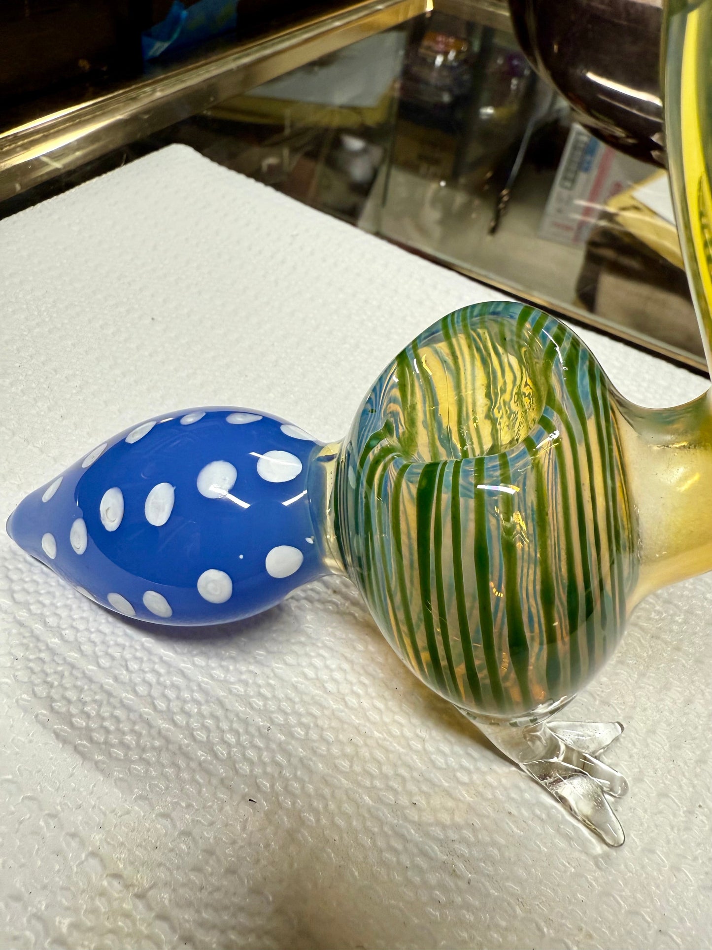 Ripkitty 5” Peacock Dry Herb Hand Pipe Borosilicate Glass - Colors May Vary